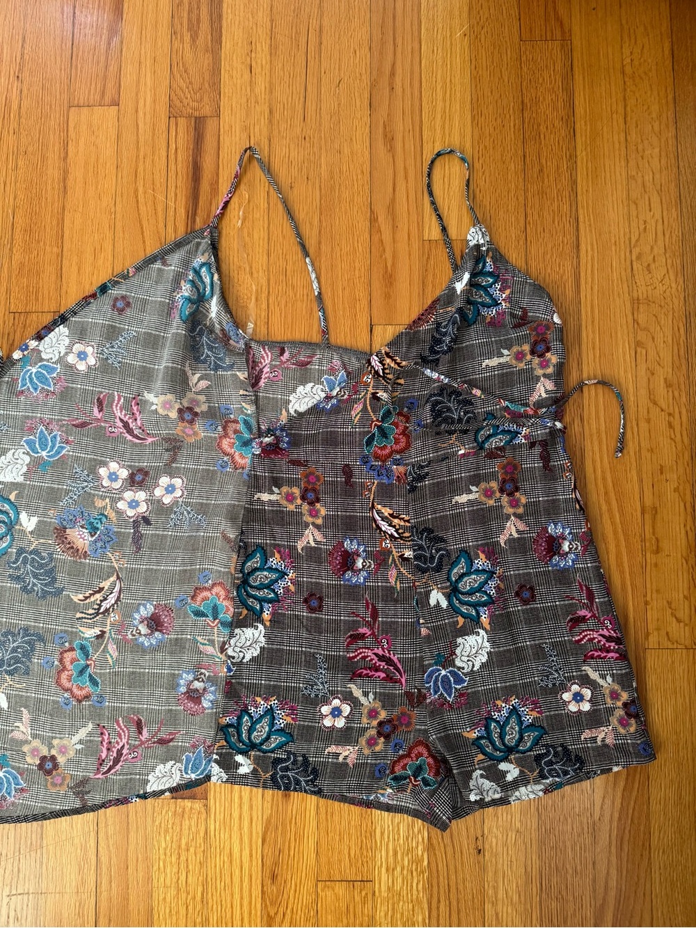 Blue Blush Plaid & Floral Embroidered Faux Wrap Romper Size S Cottagecore Boho - Picture 3 of 8